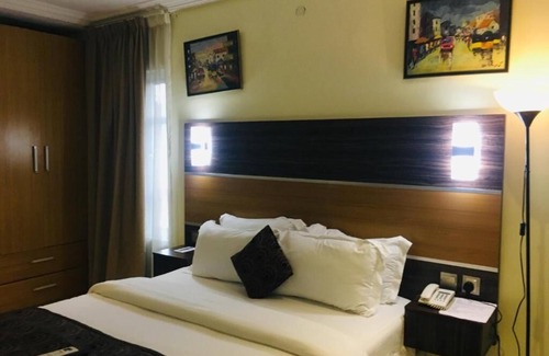 Ikeja Hotel | Stoneside Hotel and Apartments