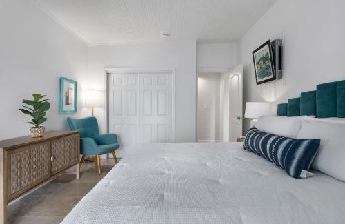 Stonewall Casa | Stonewall Bungalow 3 - Sleeps 4