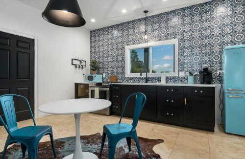 Stonewall Casa | Stonewall Bungalow 3 - Sleeps 4