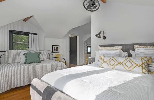Stonewall Casa | Stonewall Bungalow 4 - Sleeps 3