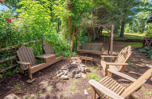 Fleetwood Cabina | Stonewood - Rustic Log Cabin - Between Boone & West Jefferson - New River Access
