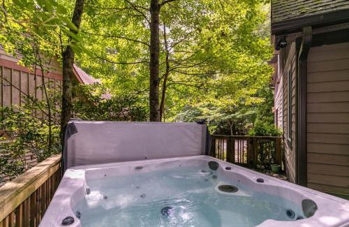 Foscoe Casa | Stoney Brook Cottage at Echota