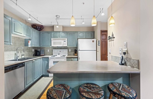 Village North Condominio | Stoney Creek Sunpath by Whistler Premier