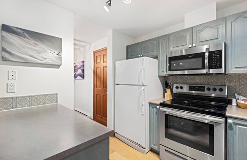 Village North Condominio | Stoney Creek Sunpath by Whistler Premier