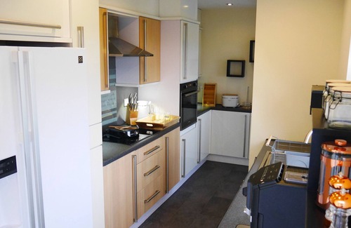 Harlech Cabaña | STONEYCROFT, pet friendly, character holiday cottage in Harlech