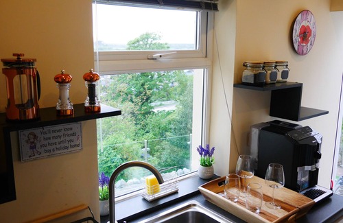 Harlech Cabaña | STONEYCROFT, pet friendly, character holiday cottage in Harlech
