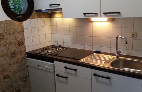 Les Arenes Apartamento | STOP-CANET-PLAGE-F2 RDC-4P. Parking-courtyard-10mn beach - ideal for children)