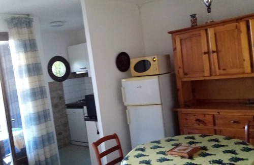 Les Arenes Apartamento | STOP-CANET-PLAGE-F2 RDC-4P. Parking-courtyard-10mn beach - ideal for children)