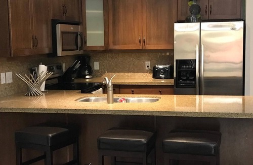 South Pandosy Condominio | ¡Deja de buscar! Beautiful Suite @ Playa Del Sol - Reserva: 2019-2020