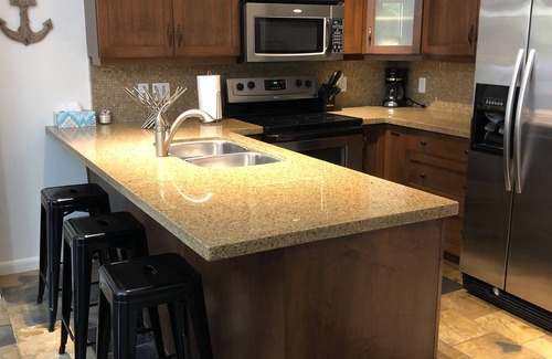 South Pandosy Condominio | ¡Deja de buscar! Beautiful Suite @ Playa Del Sol - Reserva: 2019-2020