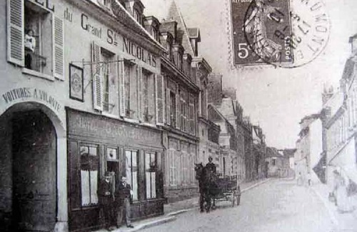 Chaumont-en-Vexin Casa | Stopover in the city center of Chaumont-en-Vexin