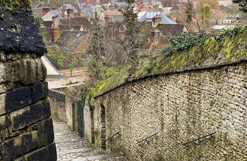 Chaumont-en-Vexin Casa | Stopover in the city center of Chaumont-en-Vexin