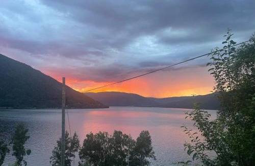 Atra Casa | Stor hytte med 4 soverom og panoramautsikt over Tinnsjøen ved Rjukan og Gaustatoppen