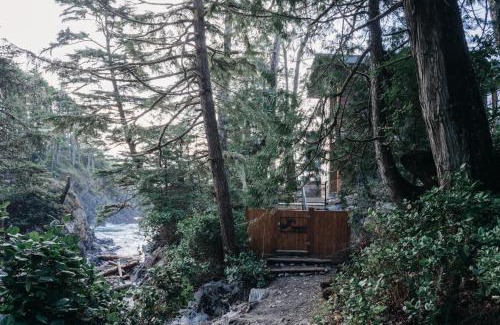 Ucluelet Casa | Storm Cove Suites