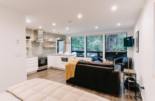 Ucluelet Casa | Storm Cove Suites