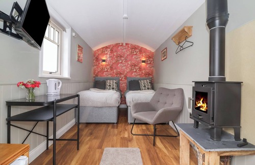 Pocklington Cabaña | STORMONT HUT, with a garden in Pocklington