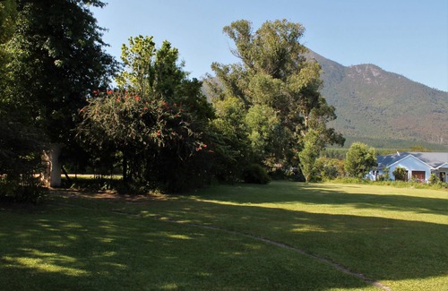 Storms River Casa | Stormsriver Orchard House con vista a la montaña y amplio jardín