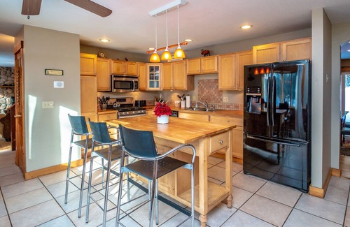 Intervale Casa | 5-10 minutos a MtCranmore, Attitash & Wildcat, A / C, WiFi gratuito, Outdr Grill, DogFriendly