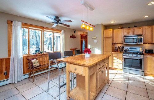 Intervale Casa | 5-10 minutos a MtCranmore, Attitash & Wildcat, A / C, WiFi gratuito, Outdr Grill, DogFriendly
