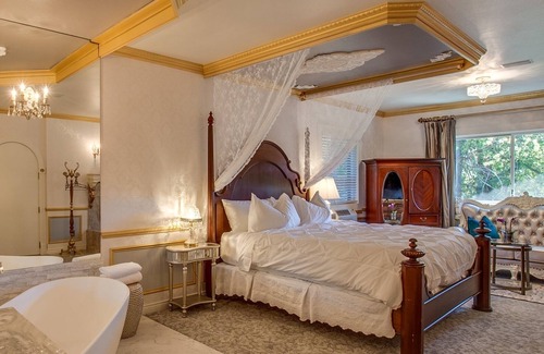 Downtown Leavenworth Hotel | Storybook Riverside Inn