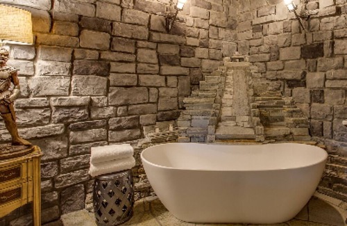 Downtown Leavenworth Hotel | Storybook Riverside Inn