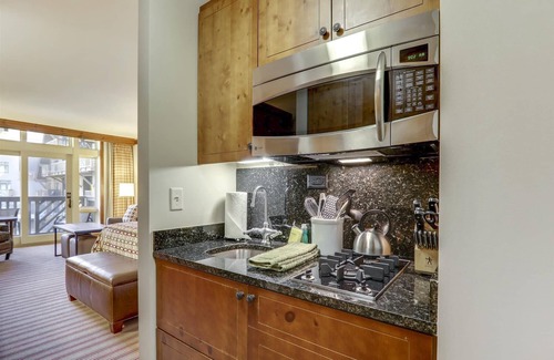 Stowe Area Condominio | STOWEBOUND AT Stowe Mountain Lodge Ridgeline Studio - estacionamiento con valet de cortesía