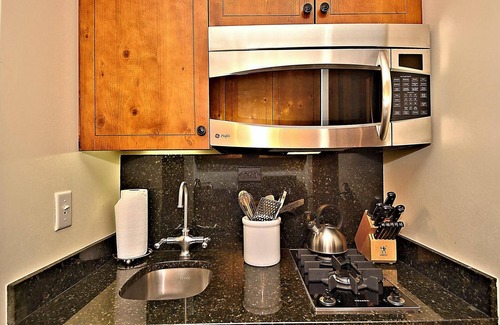 Stowe Area Condominio | STOWEBOUND AT Stowe Mountain Lodge Ridgeline Studio - estacionamiento con valet de cortesía