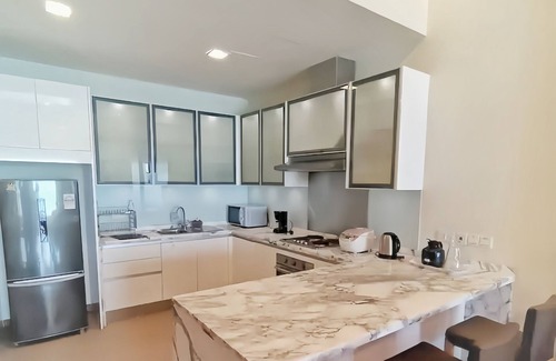Seri Tanjung Pinang Apartamento | Straits Quay Marina Suites Penang