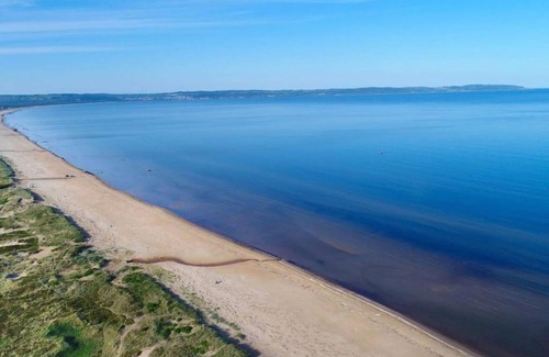 Mellbystrand Casa | Strandnära mysig stuga med generösa utvändiga ytor