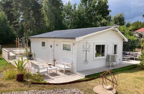 Mellbystrand Casa | Strandnära mysig stuga med generösa utvändiga ytor