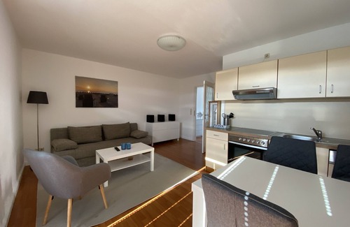 Diedrichshagen Apartamento | Strandnahe Fewo mit Großem Balkon, Kostenlosem Tiefgaragenstellplatz und Netflix