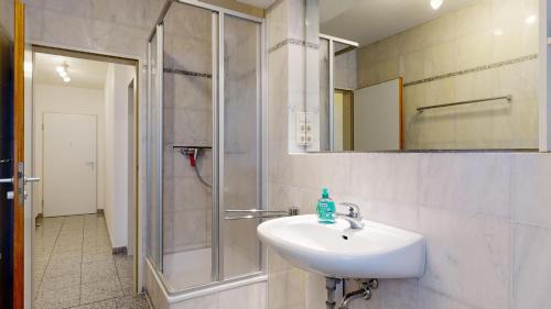 Binz Apartamento | strandnahe FeWo mit Schwimmbad im Haus, a cappella 68,Binz