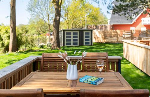 Graal Mueritz Apartamento | "Strandvergnügen", 100 m zum Traumstrand, ganzer Terrassen-Bungalow mit Parken