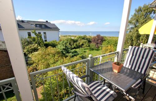 Glowe Apartamento | Strandvilla Böck FeWo 13 strandnah, Balkon, Meerblick