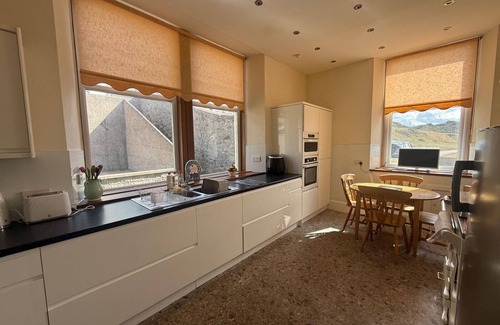 Buckie Casa | Strathlene House Retreat - 5 Bedrooms