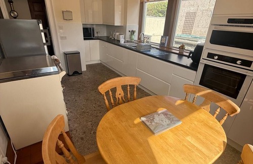 Buckie Casa | Strathlene House Retreat - 5 Bedrooms