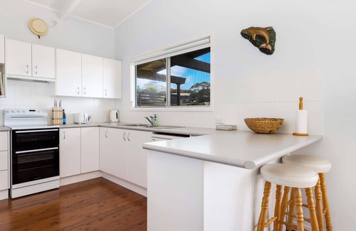 Malua Bay Casa | 'Strathnaver' - Waterfront Beach House