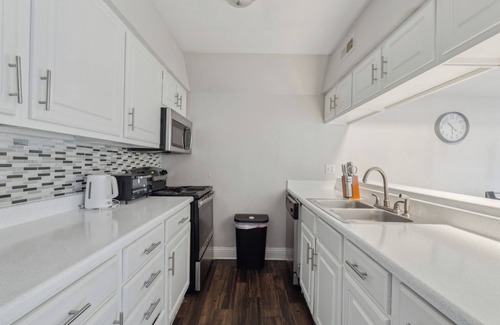 South Arlington Apartamento | Stratton 409A I Spacious 2 Bed 1.5 Bath