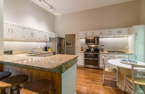 Stratton Mountain Casa | Stratton Mountain Ski House Hot Tub Sauna Shuttle