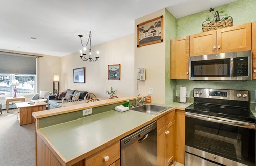 Stratton Mountain Casa | Condominio en Stratton Mountain con piscina compartida, bañeras de hidromasaje y sauna - Paseo a ascensores