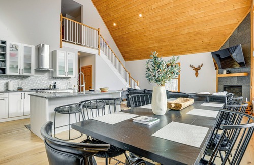 Stratton Mountain Casa | Stratton Mtn Ski Chalet w/ Giant Views in Winhall