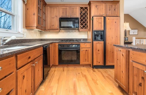 Stratton Mountain Casa | Stratton Springs Premier End Unit with Hot Tub