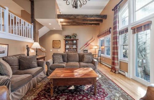 Stratton Mountain Casa | Stratton Springs Premier End Unit with Hot Tub