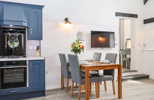 Holsworthy Cabaña | STRAWBERRY BANK - KINGFISHER, pet friendly in Bridgerule