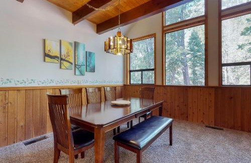 Fern Valley Casa | Strawberry Creek Cabin