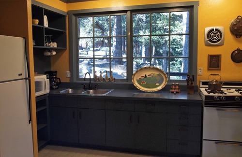 Idyllwild Cama Y Desayuno | Strawberry Creek Inn Bed & Breakfast