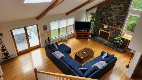 Bar Harbor Casa | Strawberry Hill