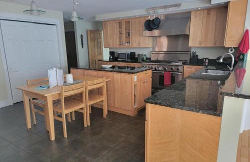 Bar Harbor Casa | Strawberry Hill