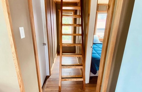 Tofino Cabina | Strawberry Island Resort Floating Cabin Rentals .
