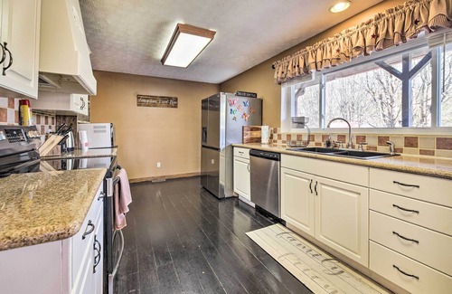 Kodak Cabina | Strawberry Plains Cabin: Private Pond & Game Room!